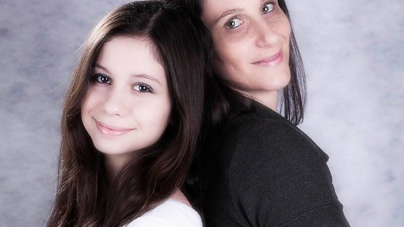Aos 48 anos, mãe decide cursar medicina após ver filha passar em 1º lugar na residência da USP; 'hora de realizar meu sonho', diz