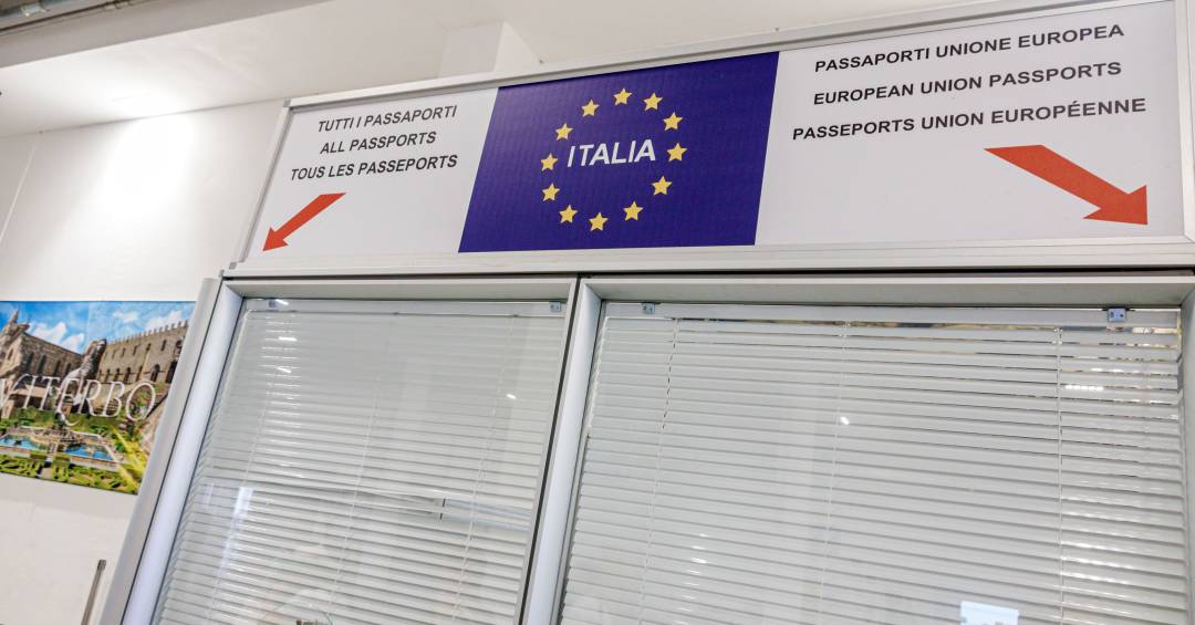 Polícia italiana desmonta esquema de residência falsa usado por brasileiros para obter cidadania