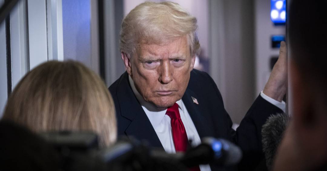 Trump confirma que conversou com Maduro por telefone