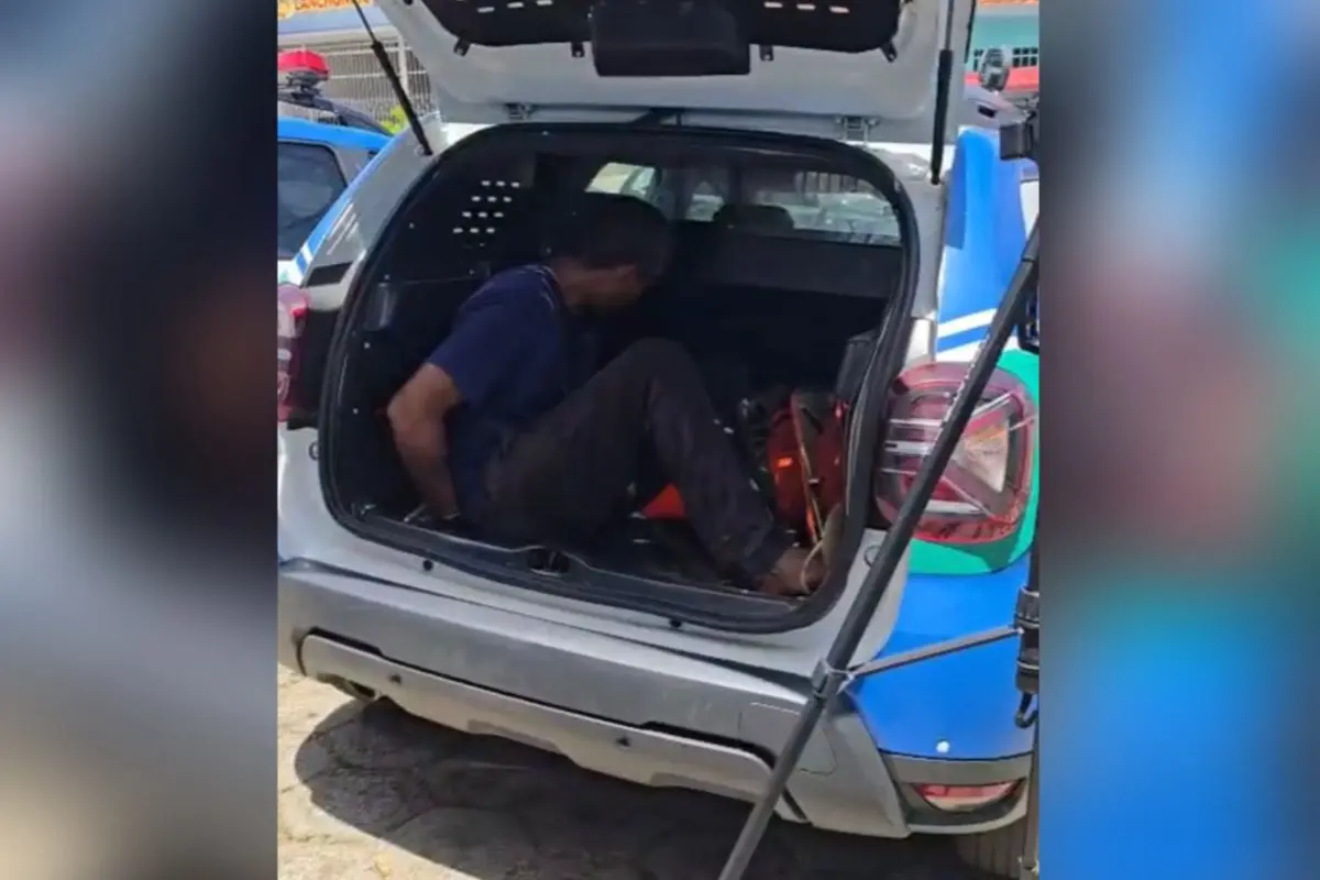 Homem flagrado tocando partes íntimas dentro de ônibus é solto por falta de flagrante em Goiânia