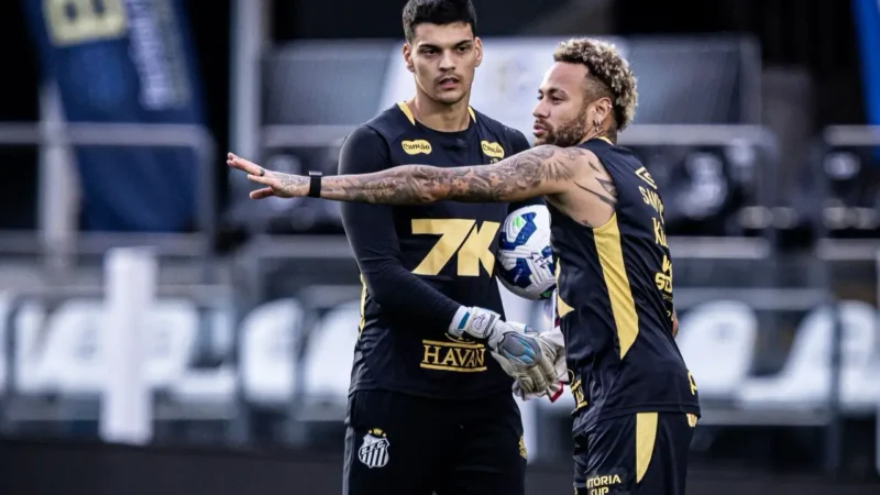 Mesmo lesionado, Neymar é relacionado e pode reforçar o Santos