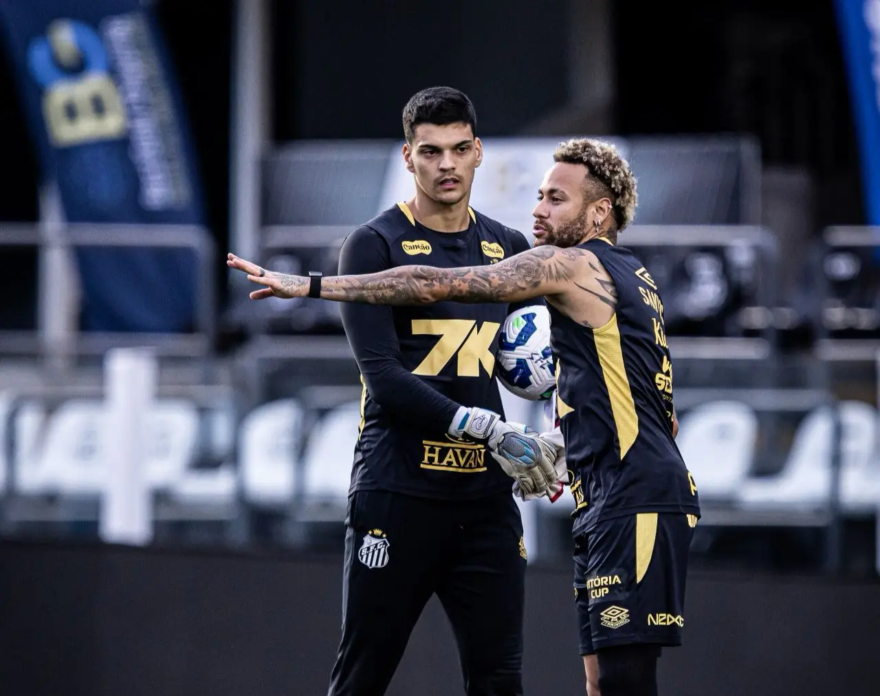 Mesmo lesionado, Neymar é relacionado e pode reforçar o Santos