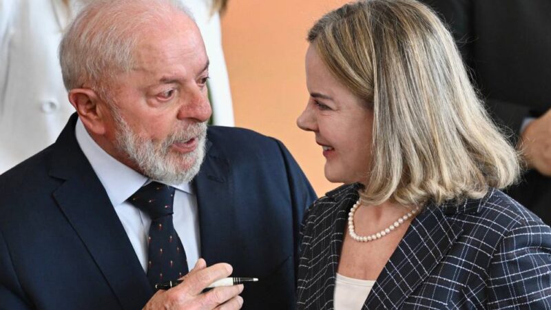 Lula vai vetar projeto que reduz penas de Bolsonaro e condenados do 8/1, diz Gleisi