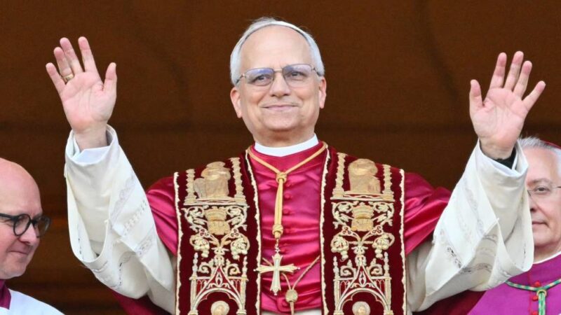 Vogue elege Papa Leão XIV como uma das pessoas mais estilosas em 2025