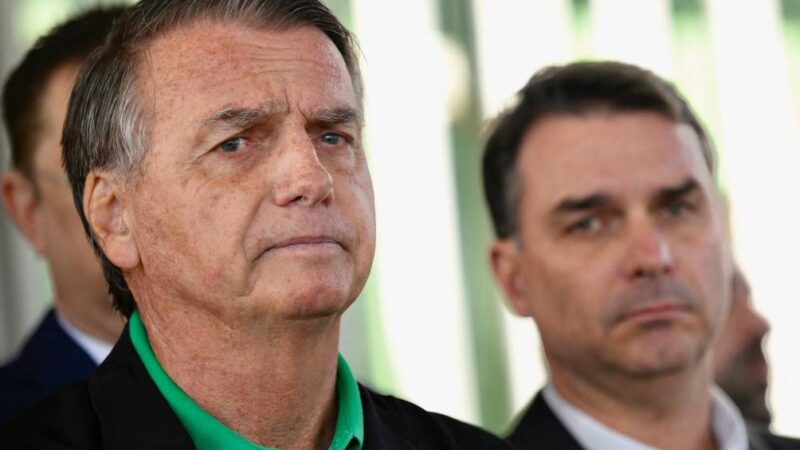 Moraes autoriza visitas de filhos de Bolsonaro durante internação