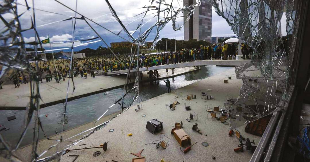 Justiça mantém prisões domiciliares de réus da trama golpista alvos de operação