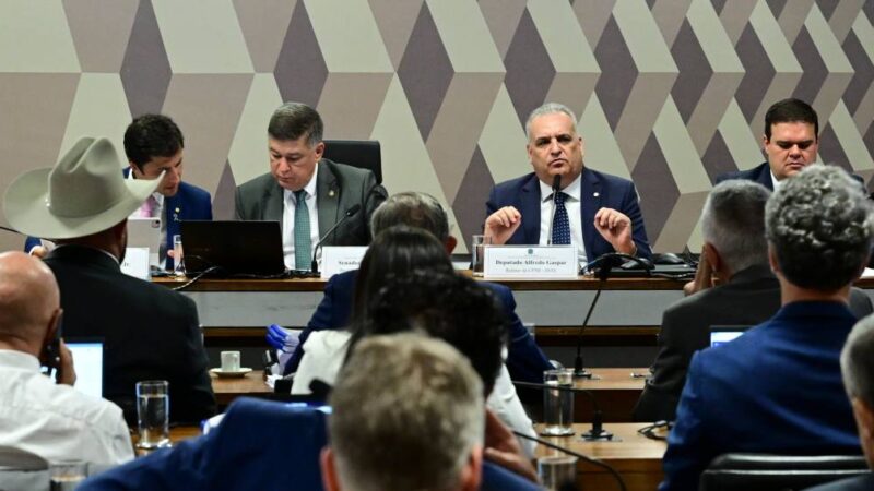 CPMI do INSS livra Messias e Leila Pereira mas convoca Zema e Vorcaro