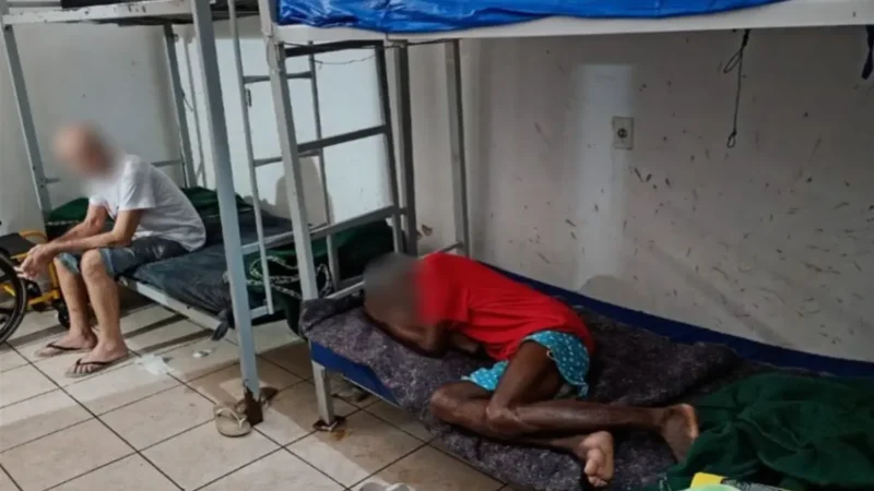 Após abrigo ser interditado, idosos enfrentam condições precárias em casa de acolhida de Goiânia