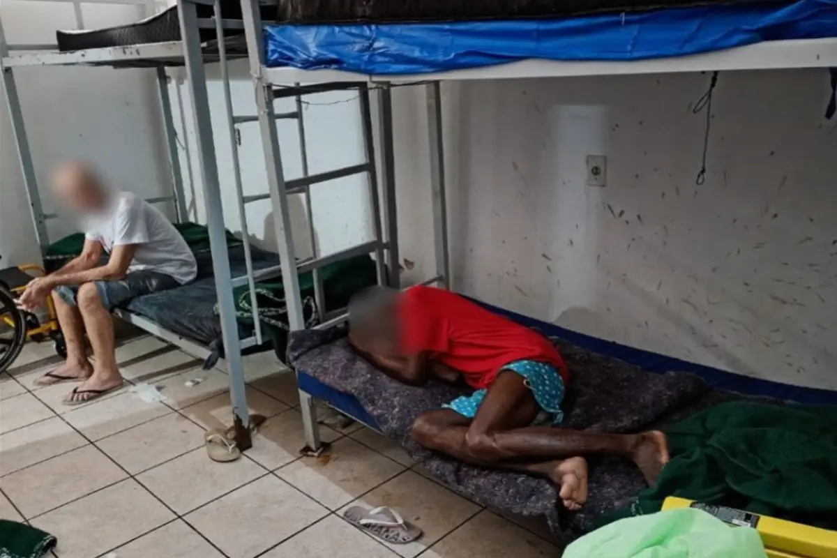 Após abrigo ser interditado, idosos enfrentam condições precárias em casa de acolhida de Goiânia