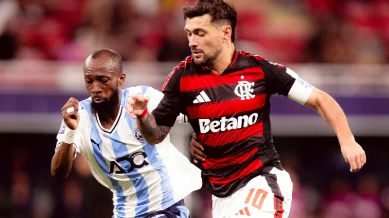 Arrascaeta atinge temporada com mais assistências pelo Flamengo