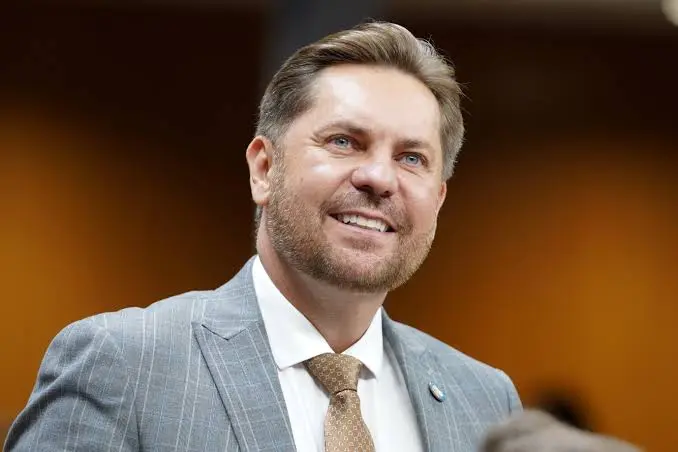 Assembleia aprova projeto de Bruno Peixoto que institui política estadual de combate à pichação em Goiás