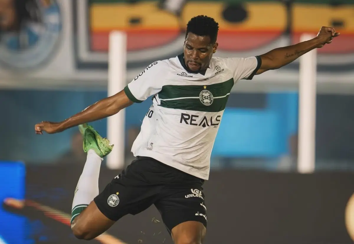 Atacante Iury Castilho entra na mira do Goiás para o próximo ano