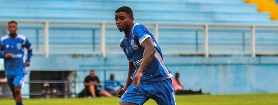 Atacante que atua com tornozeleira eletrônica marca gol do título do Goytacaz no Carioca B2