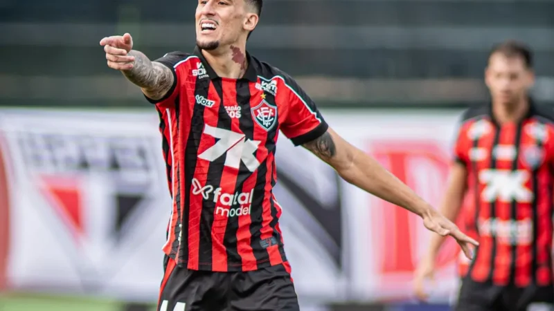 Atlético Goianiense acerta a venda de Gabriel Baralhas para o Vitória