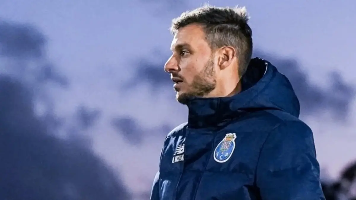 Botafogo anuncia argentino Martín Anselmi, ex-Porto, como novo técnico do time para 2026