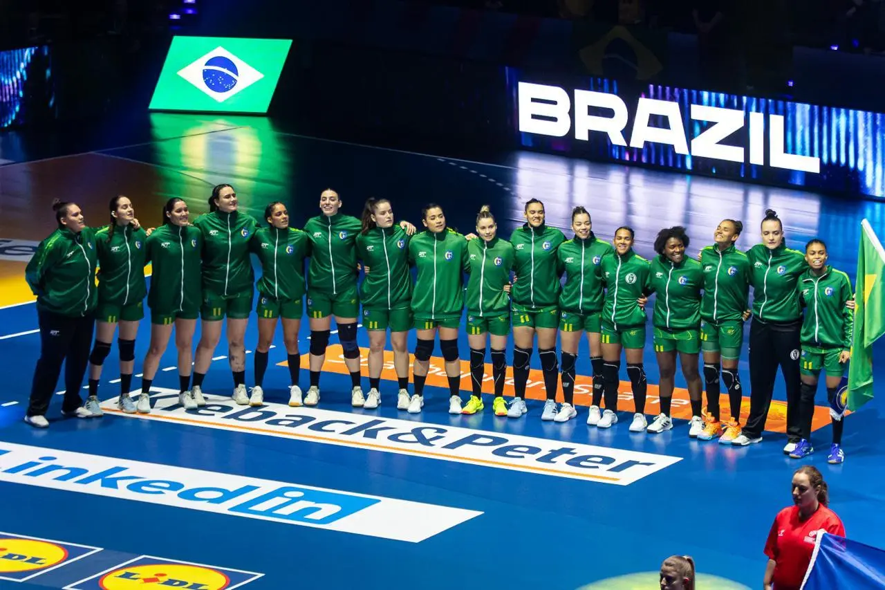 Brasil derrota Angola e garante classificação para as quartas de final do Mundial Feminino de Handebol