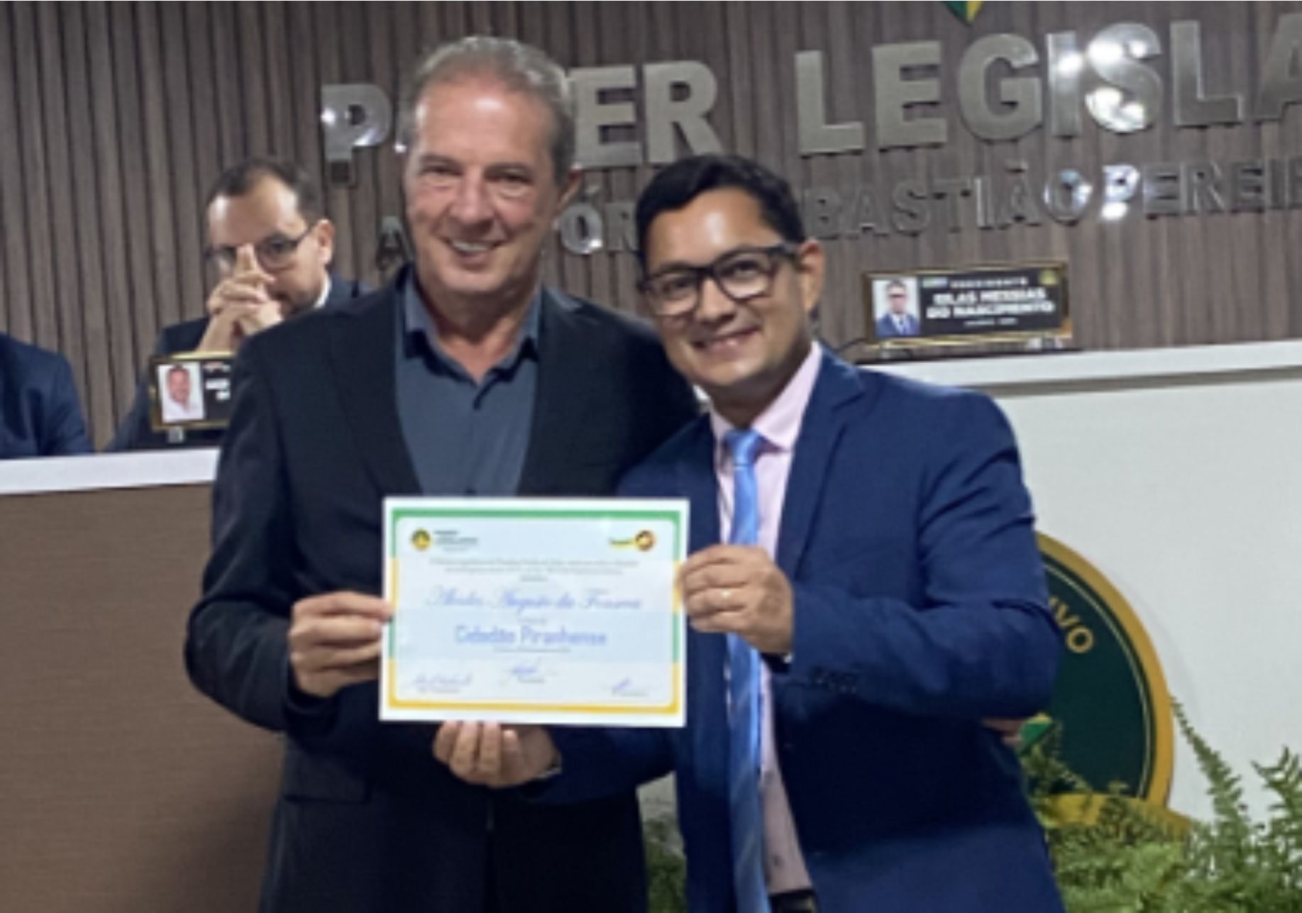 Câmara de Piranhas entrega títulos de cidadania