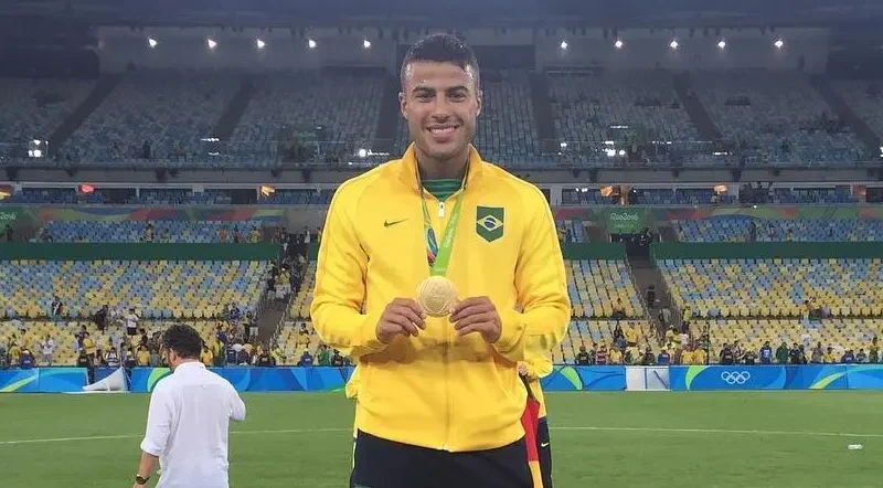 Campeão olímpico em 2016, Rafinha Alcântara anuncia aposentadoria dos gramados