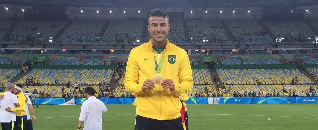Campeão olímpico em 2016, Rafinha Alcântara anuncia aposentadoria dos gramados