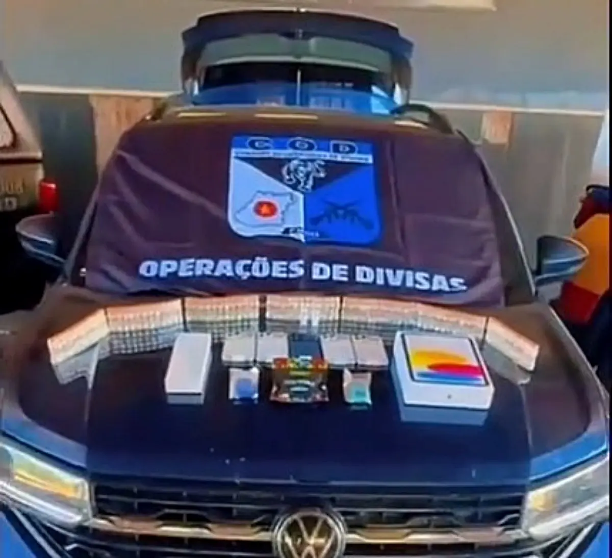 Carga contrabandeada do Paraguai com drogas é apreendida a caminho de Goiânia; dois presos