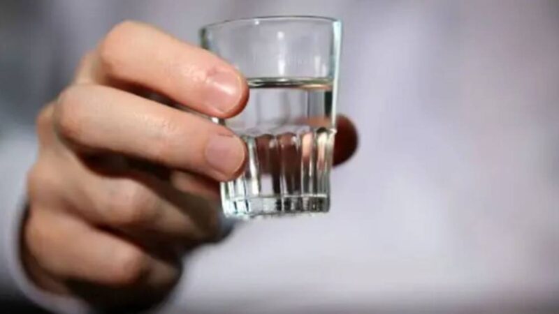 bebidas alcoólicas: Metanol: sete pessoas são internadas com suspeita de intoxicação na Bahia