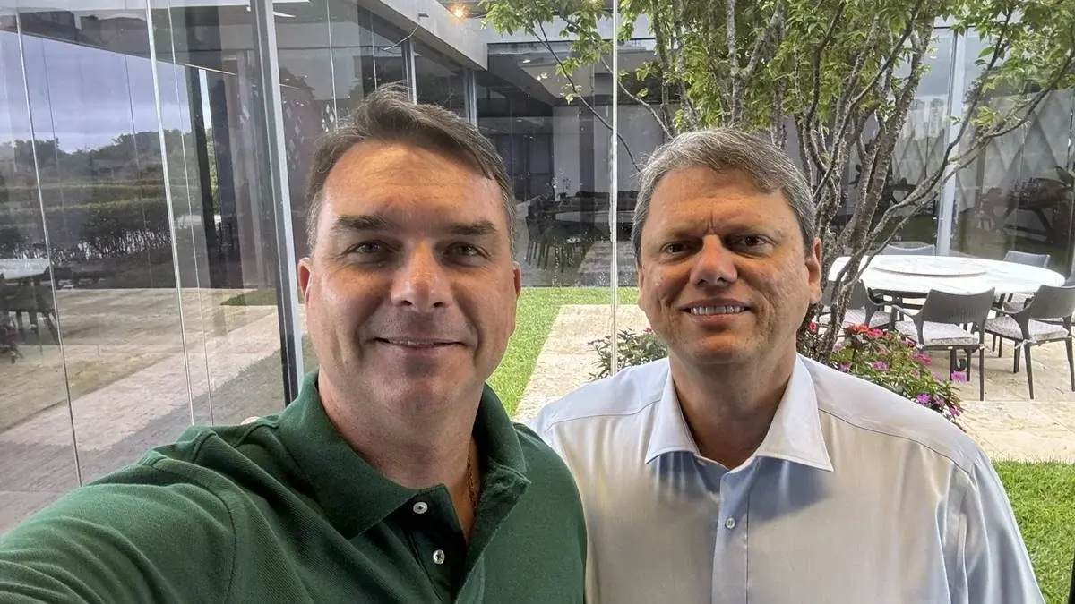 Centrão mantém preferência por Tarcísio, e ala vê possibilidade de Flávio não manter candidatura