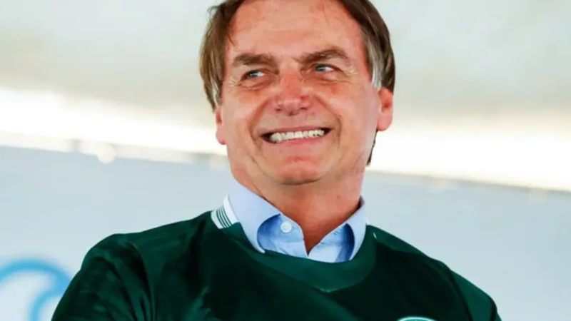 Cirurgia de Bolsonaro aconteceu dentro do previsto e sem intercorrências, diz médico