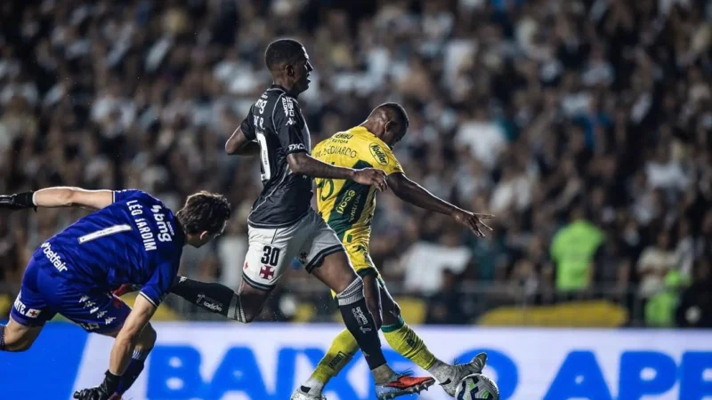 Com gol de ex-Goiás, Mirassol surpreende o Vasco e garante vaga na fase de grupos da Libertadores