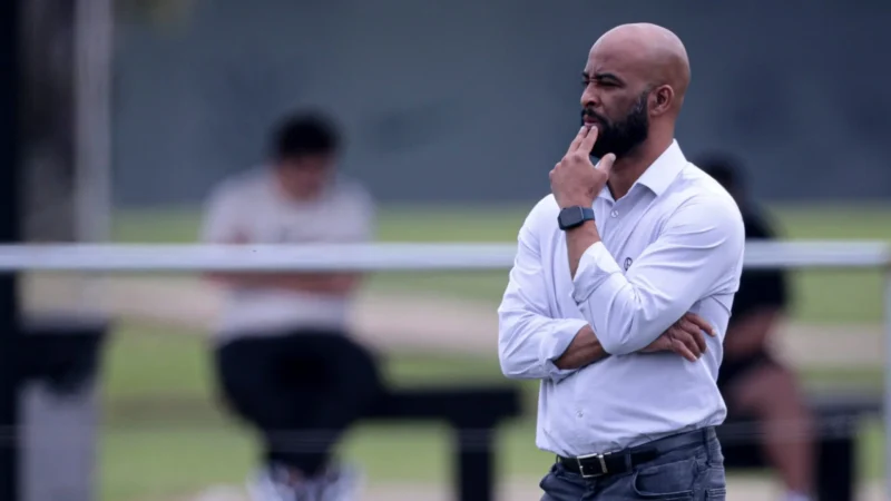 Corinthians anuncia saída do diretor de futebol Fabinho Soldado