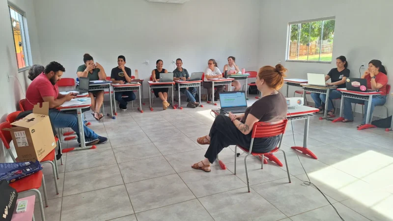 Curso prepara mulheres de áreas periféricas para participar de editais de cultura em Goiás