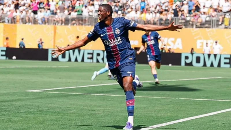 Dembélé leva o prêmio The Best de melhor jogador da temporada