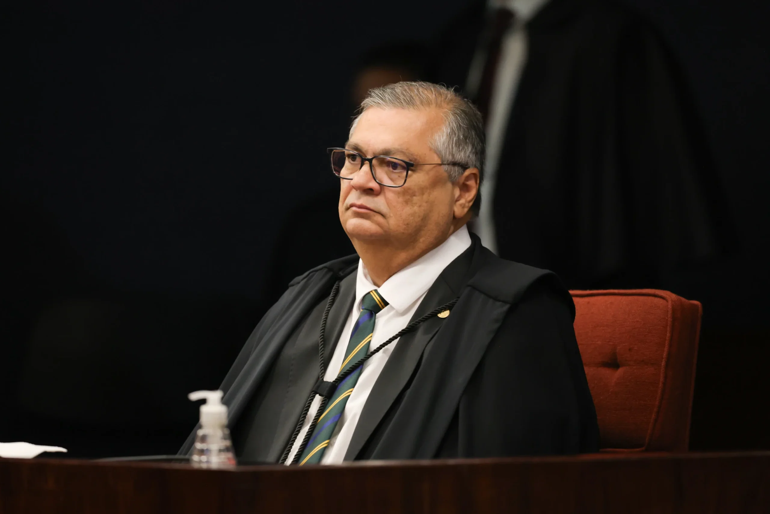 Dino barra tentativa de liberar R$ 1,9 bi em emendas canceladas
