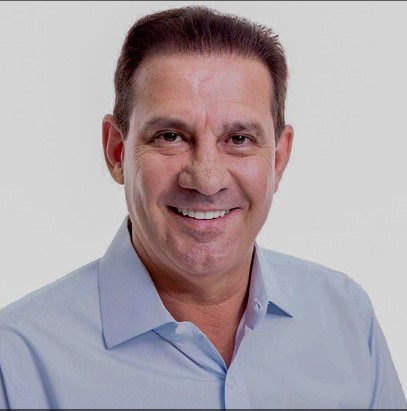 Entrega de máquinas beneficia 18 municípios goianos nesta sexta