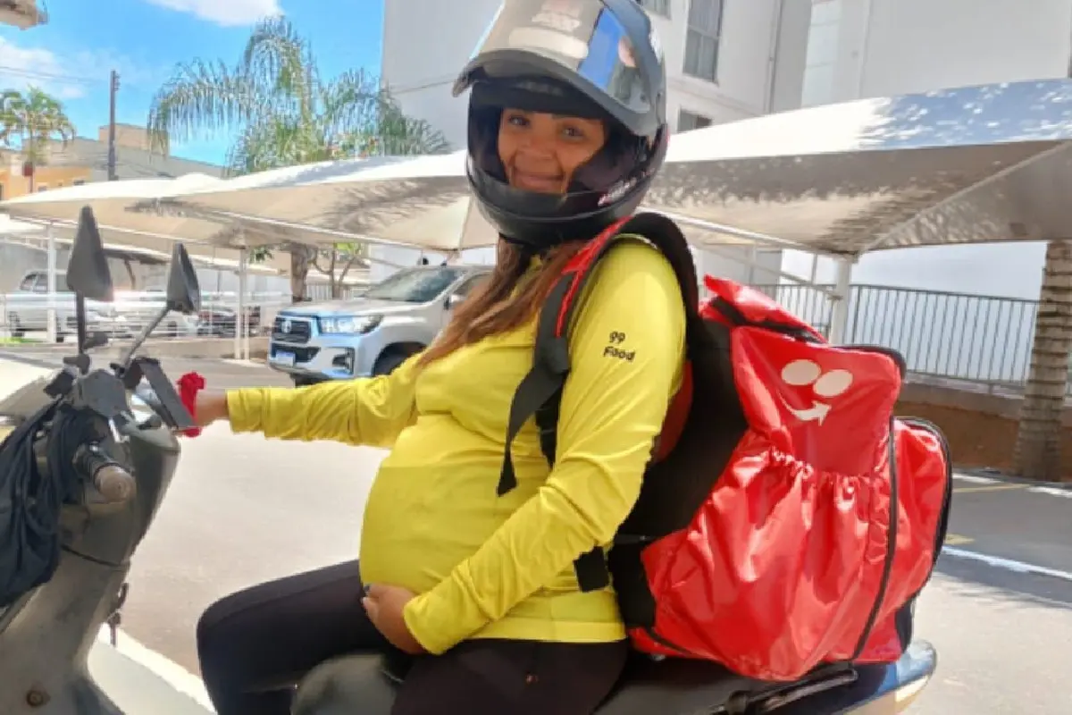 Entregadora grávida de 7 meses fará cirurgia intrauterina para salvar bebê em Goiânia