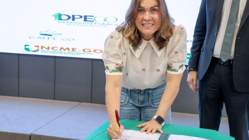 Estado doa kits de alfabetização e reforça educação de qualidade