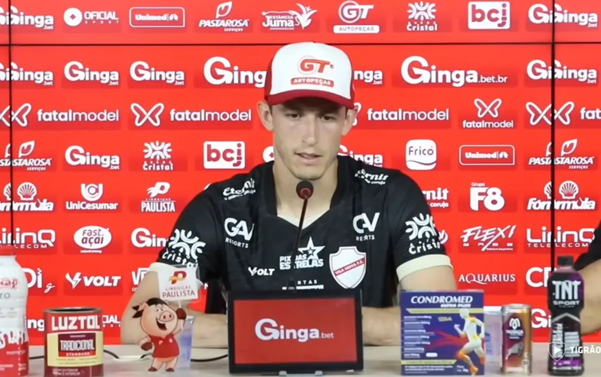 “Eu trago um pouco de bagagem e uma certa experiência”, diz o goleiro Airton em apresentação no Vila Nova