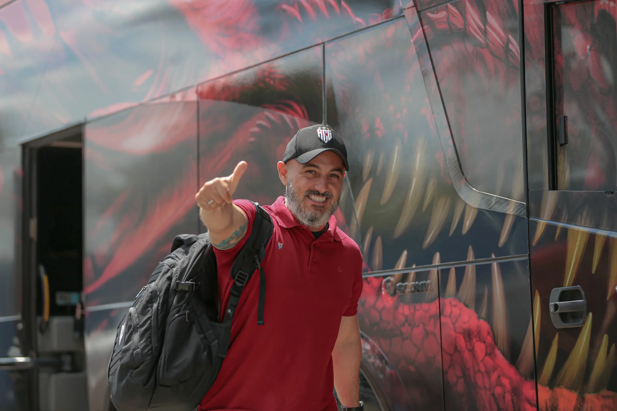 Ex-Atlético-GO, Rafael Guanaes é eleito o melhor técnico do Brasileirão 2025