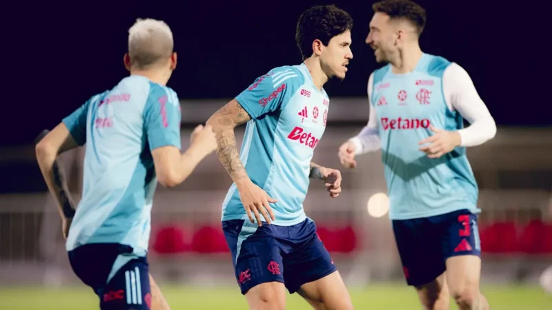 Flamengo inicia preparação para final contra PSG com grupo completo em Doha