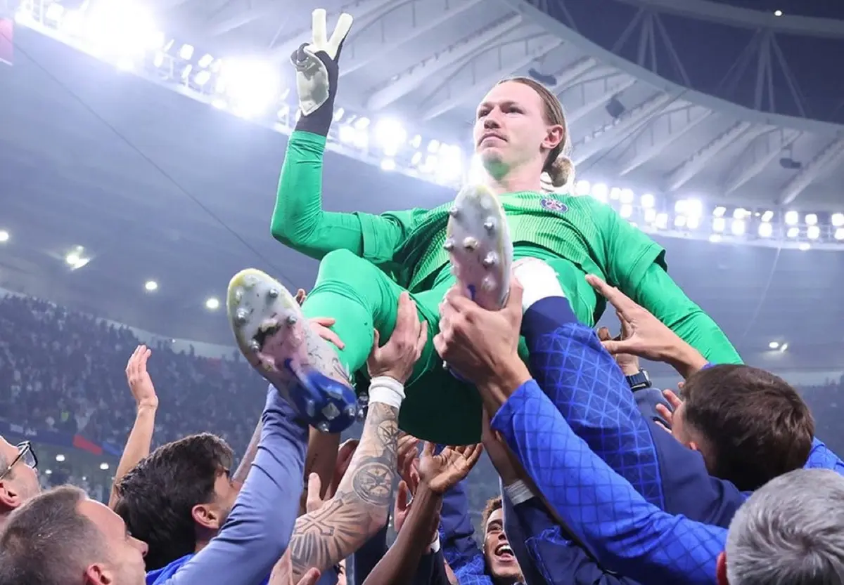Fotos mostram ‘cola’ em toalha do goleiro do PSG na disputa de pênaltis contra Flamengo