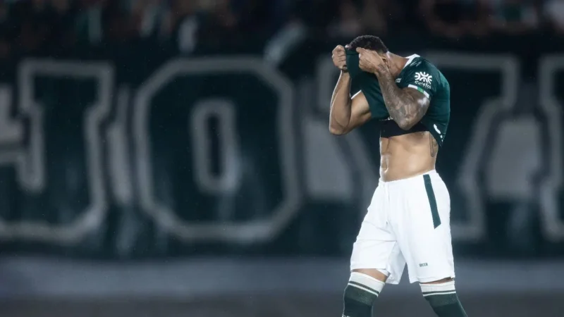 Frustração marca 2025 do Goiás; relembre a temporada esmeraldina