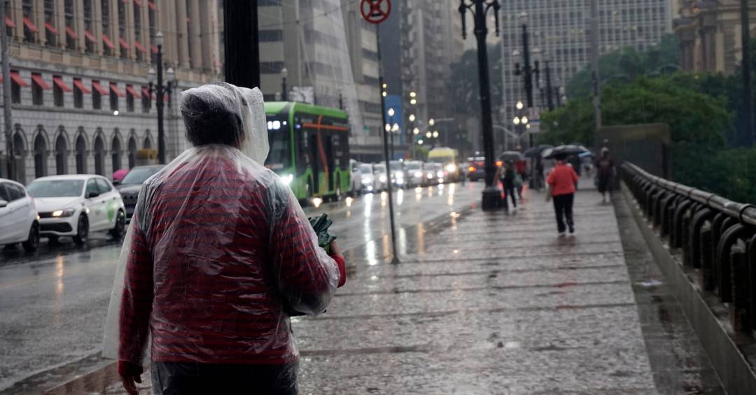 Previsão de chuvas fortes em cinco estados e instabilidade em São Paulo nesta sexta, 6