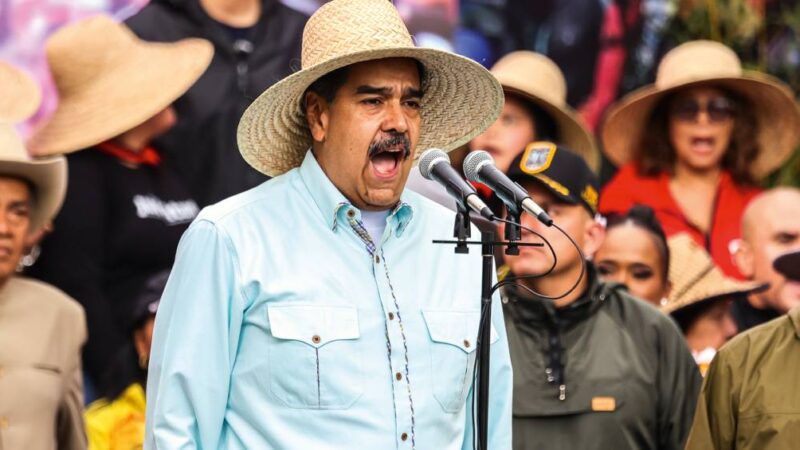 Governo de Maduro liberta 72 venezuelanos presos após sua eleição