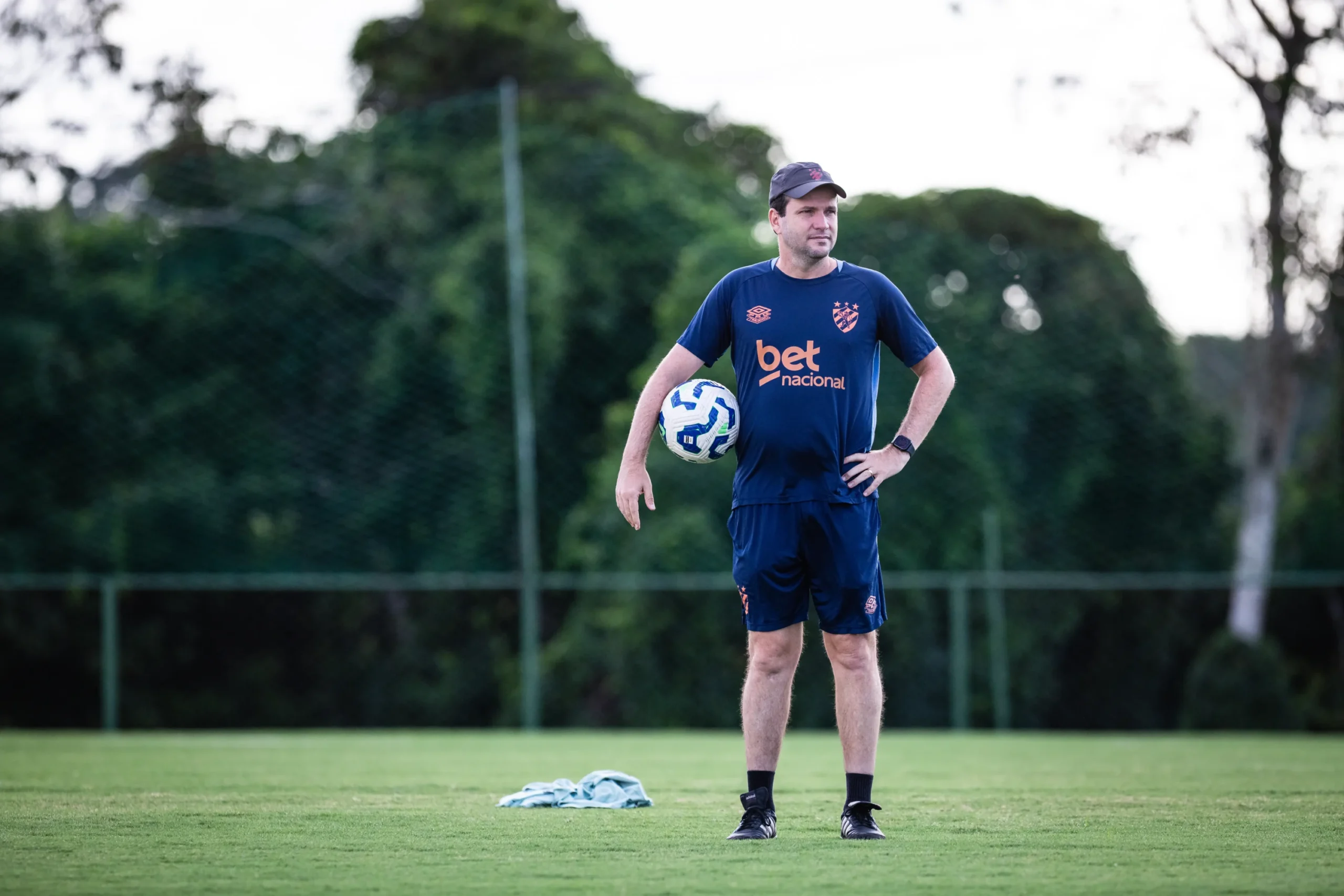 Goiás anuncia a contratação do técnico Daniel Paulista