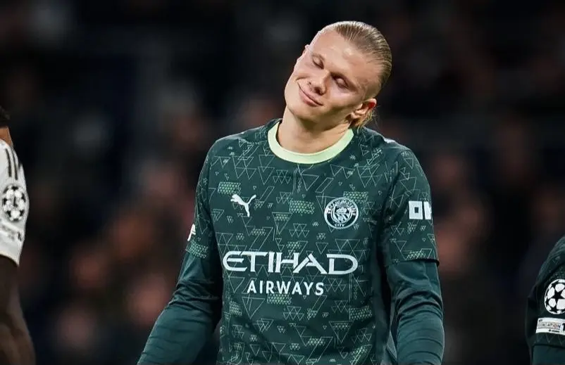 Guardiola prometeu pesar todos os jogadores do City e Haaland mostrou seu número da balança pós-Natal