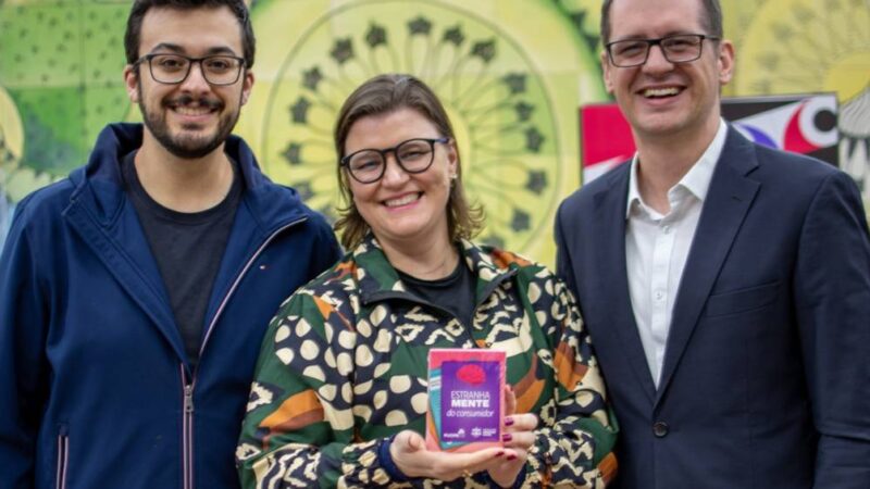 Os professores que transformaram pesquisa em jogo de cartas