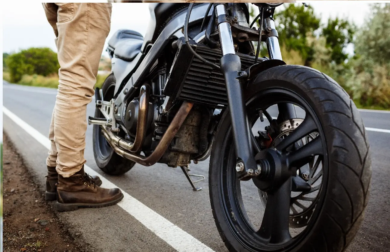 Homem furta motocicleta para visitar namorada e é preso antes de chegar à casa dela