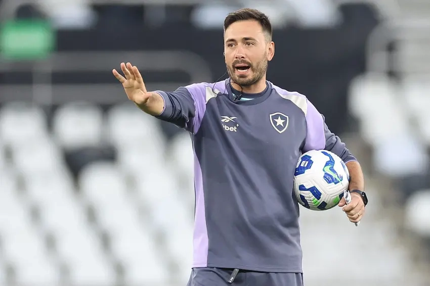 Impasse interno encerra passagem de Davide Ancelotti pelo Botafogo