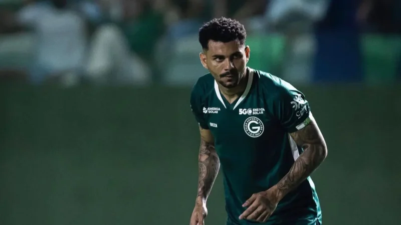 Lateral deixa o Goiás e vai para o Criciúma