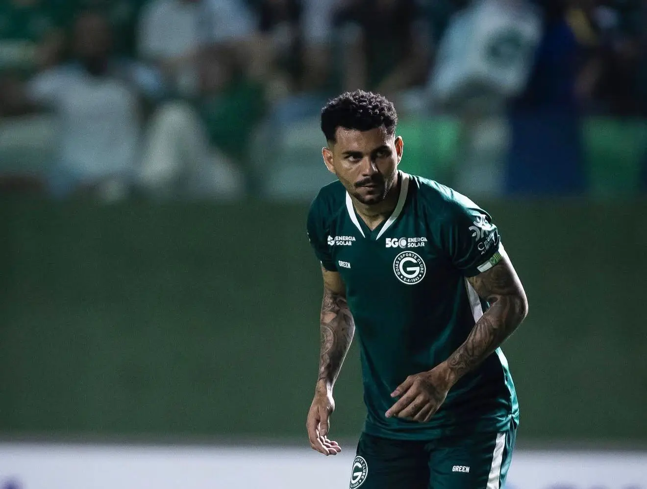 Lateral deixa o Goiás e vai para o Criciúma