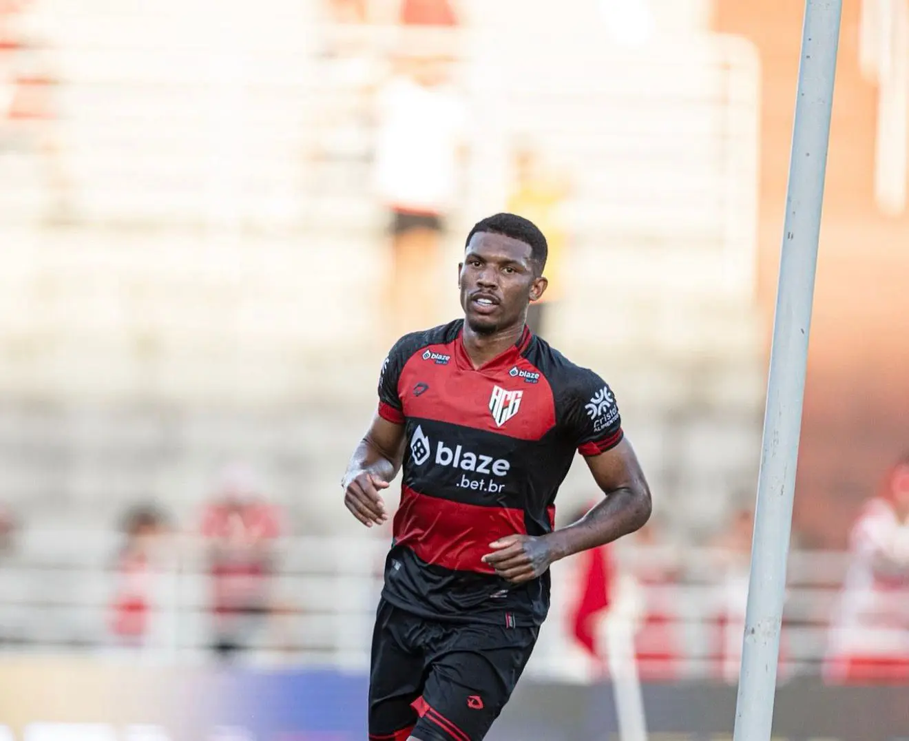 Lelê se despede do Atlético-GO após passagem pela Série B